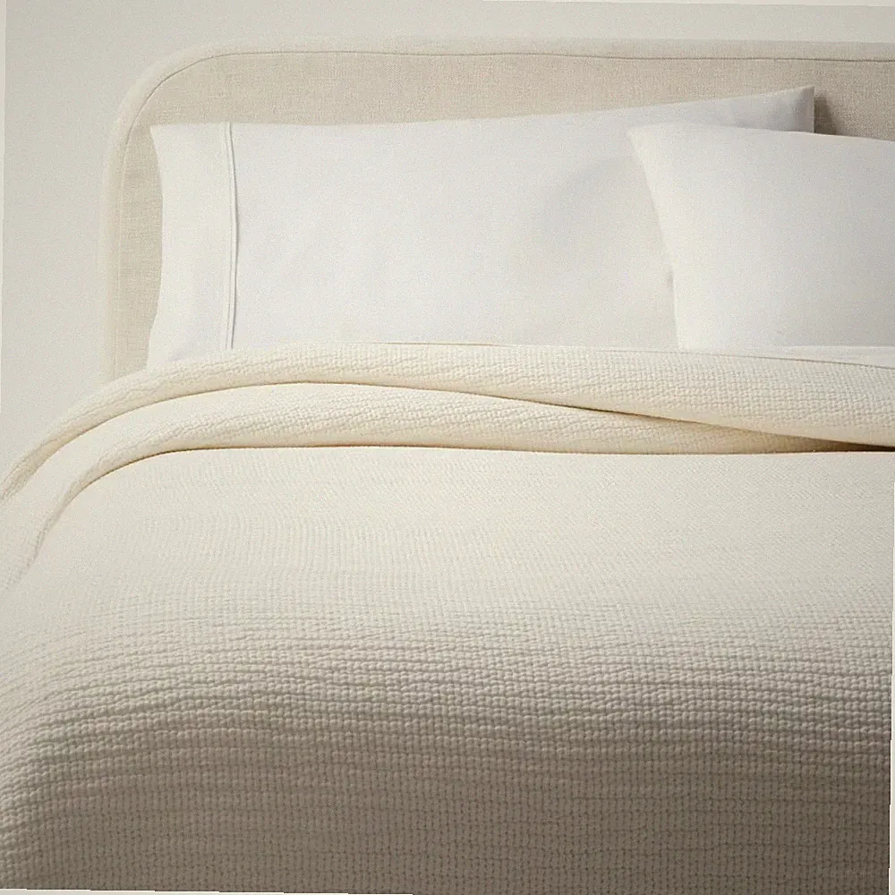 Full/Queen Matelasse Gauze Quilt Ivory - Threshold
